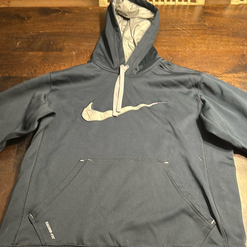Nike therma fit pullover hoodie
